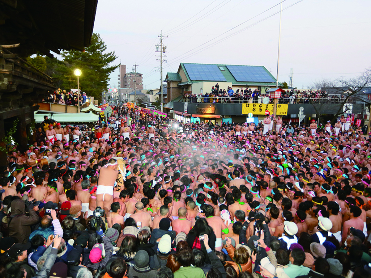 はだか祭り」西大寺会陽 4年ぶりに宝木の争奪戦が復活 海外メディア「クレイジーかもしれない」 岡山市 -