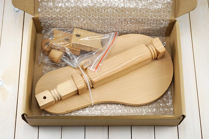 刺繍枠スタンドがやって来ましたちいさなかべかざり