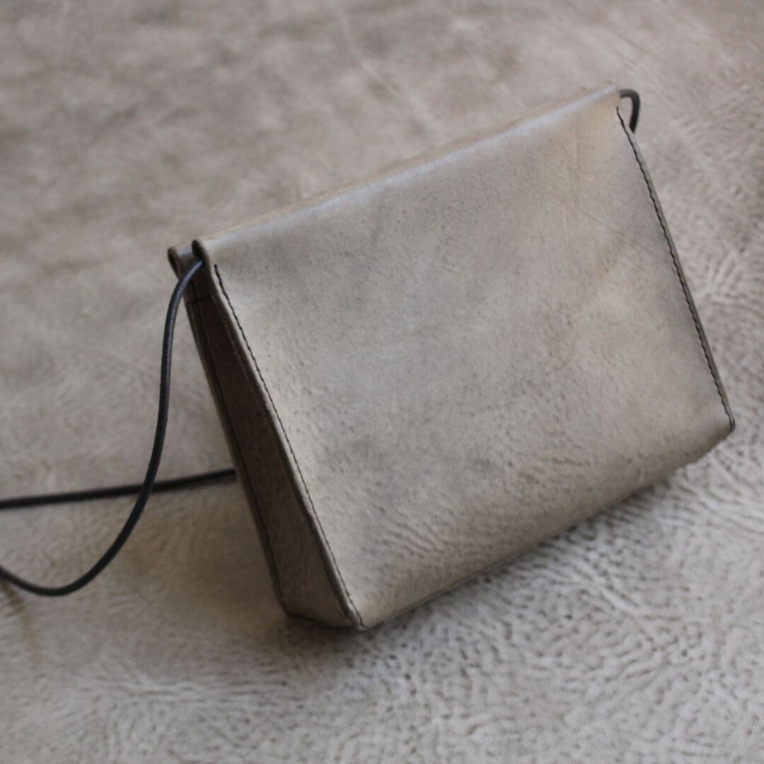 新サコッシュの製作動画と革職人のバッグ作り