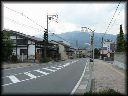 辰野町のノエル店舗おしゃれな外構工事ならノエル