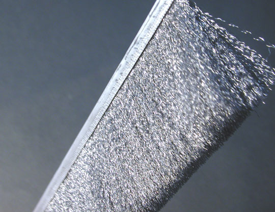 ブラシ専門工場が製作するチャンネルブラシブラシ専門工場のやまうち製作所