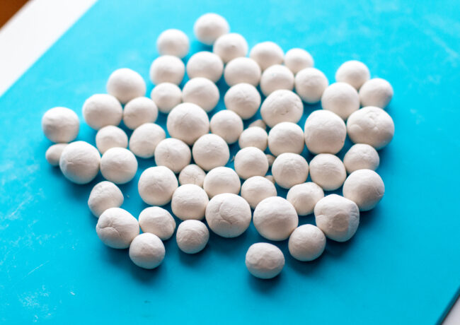 100均だけで簡単！目玉パーツの作り方と使い方☆ハンドメイドの作り方・アイデア暮らしニスタ