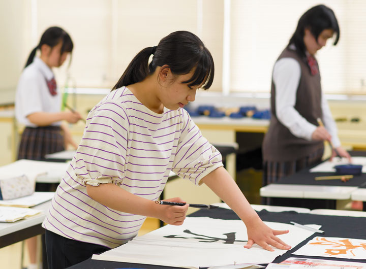 なべしませり/鍋島勢理🌏 | 小学校で開催されたナイトスクール はとこと参加しました！