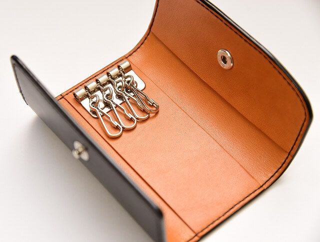 レザークラフトの無料型紙 手裏剣みたいな『キー＆カードケース』の作り方 - レザークラフトの こばなび