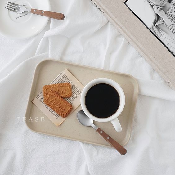 これ100円でいいの？ダイソー滑りにくいトレー＊ニトリそっくりさん : elie's house DIY100均リメイカーエリィの暮らし＆レシピブログ