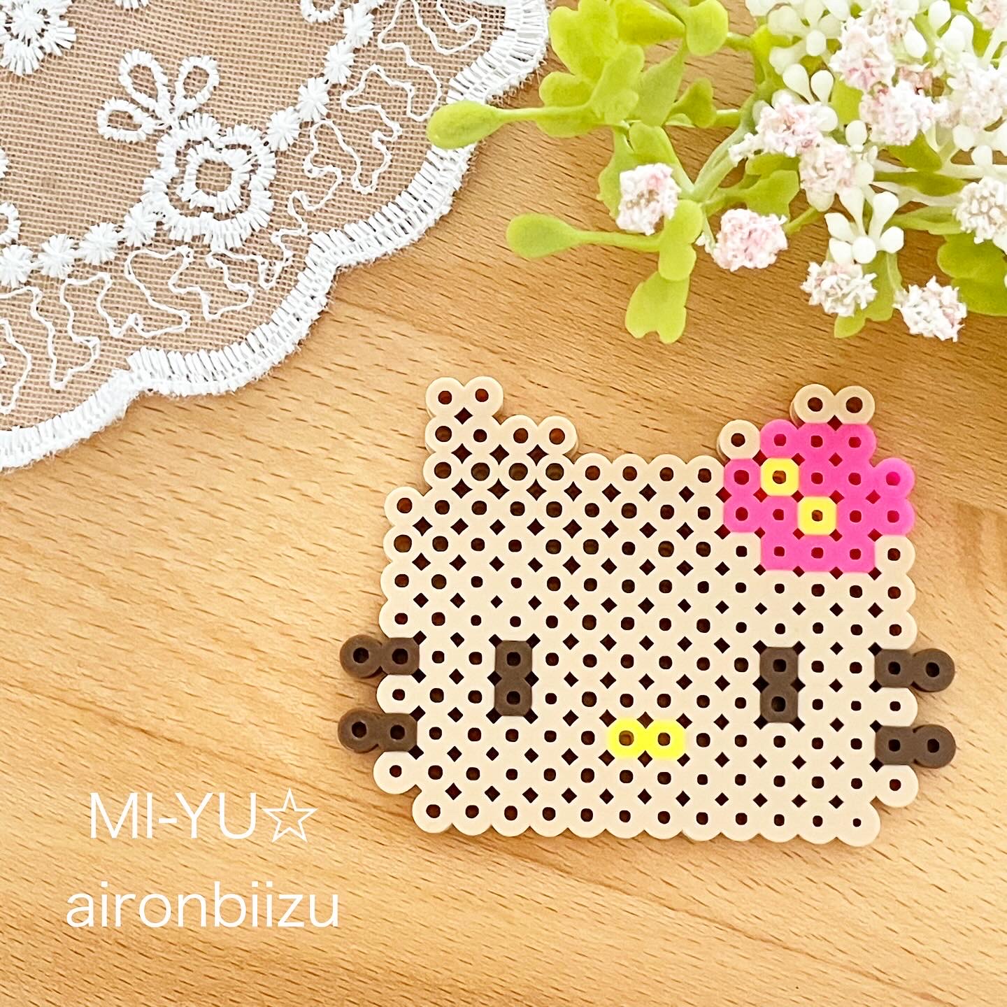 ハローキティのアイロンビーズ図案アイロンビーズ