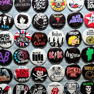 イシイタクロウバンドロゴ東京、君がいない街のバンドロゴ @tokyo_kimi__tmgバンドロゴデザイングラフィックデザインロゴマークタイポグラフィdesigngraphicdesignlogologomarktypographyInstagram