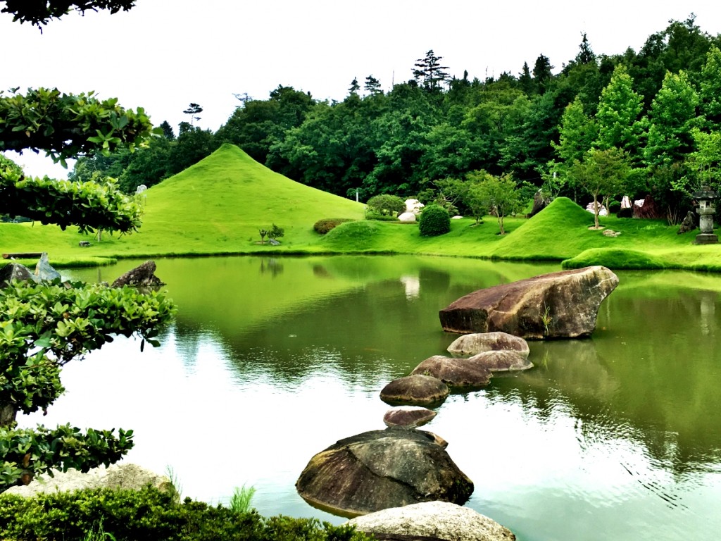 お食事処 石庭 | 銘石が展覧する日本庭園・自然石庭公園｜仙石庭園