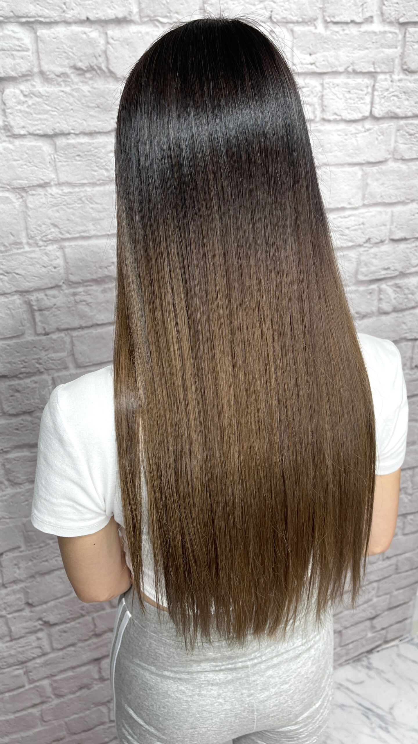 カラーデザインの持ちＵＰ！？ダークルーツの魅力とおすすめKYOGOKUヘアカラーを紹介しますKYOGOKU ACADEMY