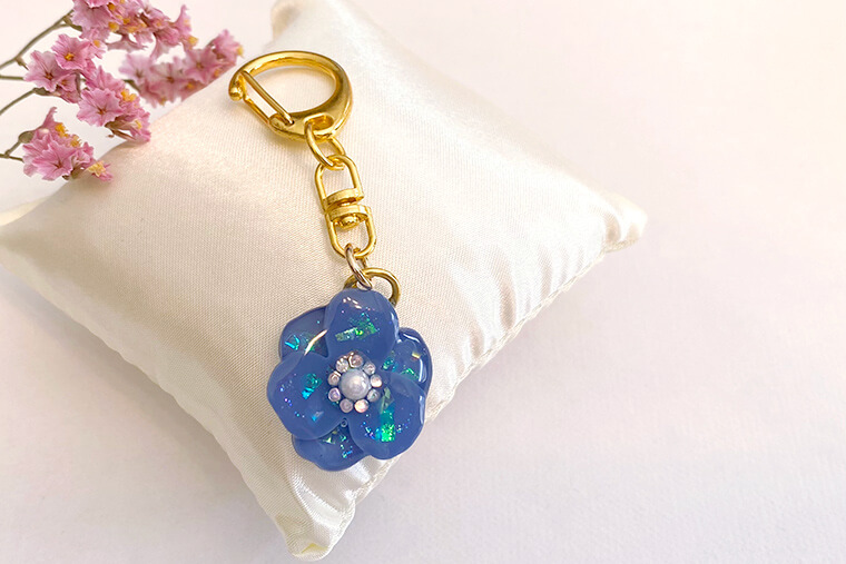 初心者におすすめ！ セリアのシリコーンモールドUVレジンの紹介 動画あり- きのこ堂