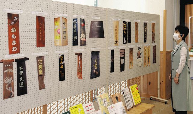 デザフェスでサンプルを並べて紹介させて頂いた、「レトロ看板ライト」のデザインをご紹介〜 空想の商店街にある、個性豊かな看板をイメージしております！お気に入りは「クリーニング マーメイド」🧜‍♀️ 販売詳細は後日発表します〜昭和レトロレトロ看板