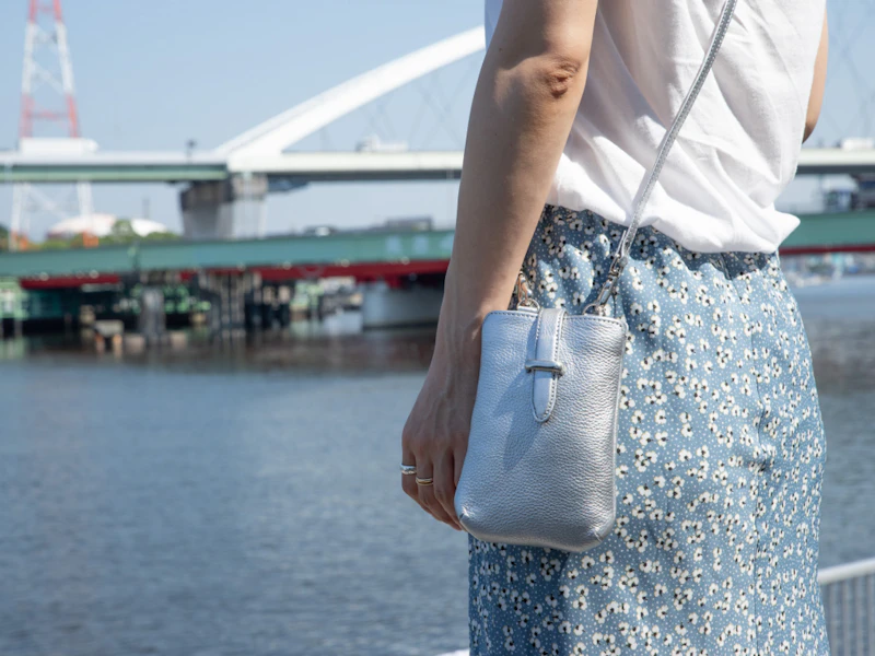 ハンドメイド＊ スマホショルダー♪モチーフ編み ネイビ