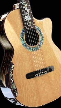 おしゃれなアコギおすすめ10選！弾きやすさ重視で変わったデザインのアコギも紹介！トックンロール