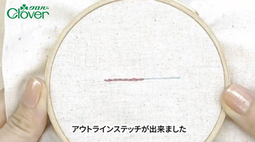 針に巻きつけてのフレンチノットステッチです。,5回くらいノットを作ると糸にヨリがかかってしまうので、私は数回刺すと針から糸を外してヨリを解いてから再び刺します。,また針穴に糸を通すのは面倒だけど、綺麗に仕上がります。,刺繍,フレンチノット ,embroidery