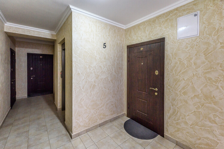 マンションの玄関ポーチって どうしたら？？？Sweet time of Life マンションをカジュアルクラシックインテリアで住まう♪