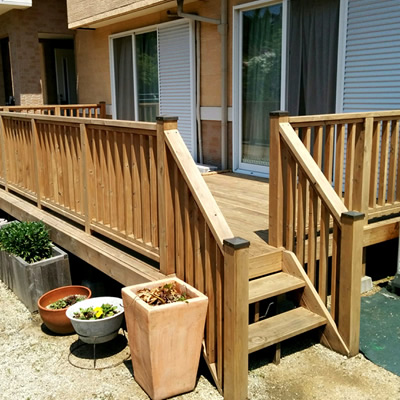 1×4材でウッドフェンスをDIY。必要な道具、作り方の手順を解説となりのカインズさん