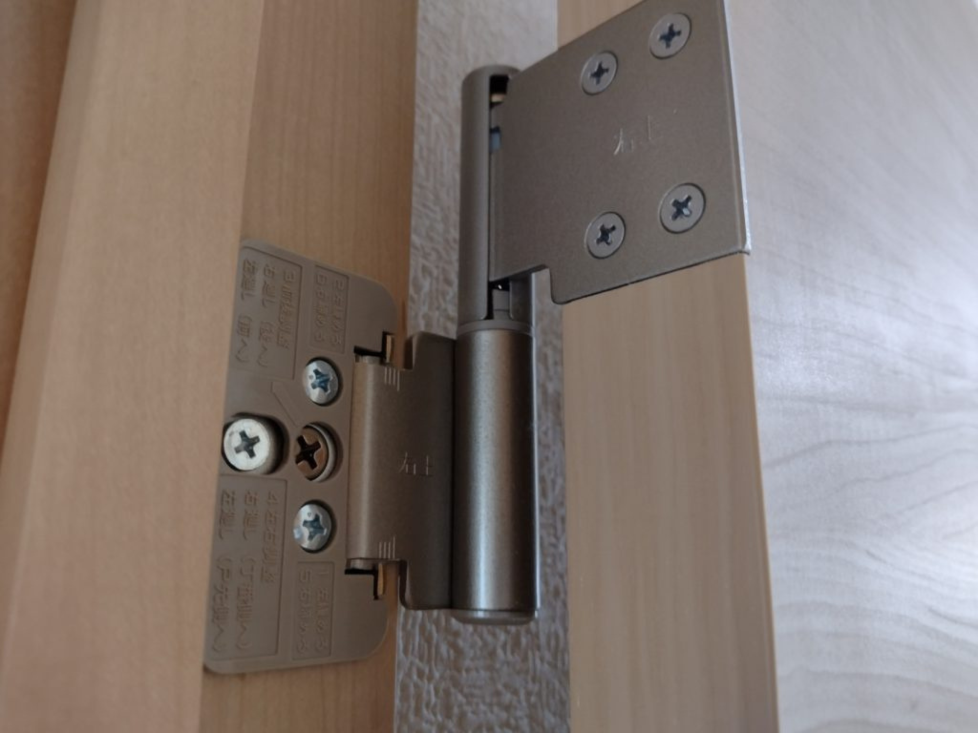 蝶番 丁番 の種類と使い方、取り付け方法とは？まとめtiny-cabin-woodworks