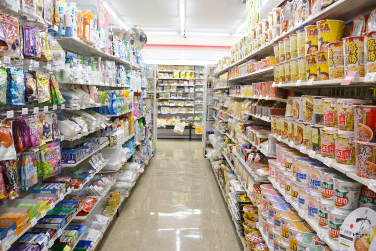 コンビニの無料イラスト - 24時間営業の建物素材 - チコデザ