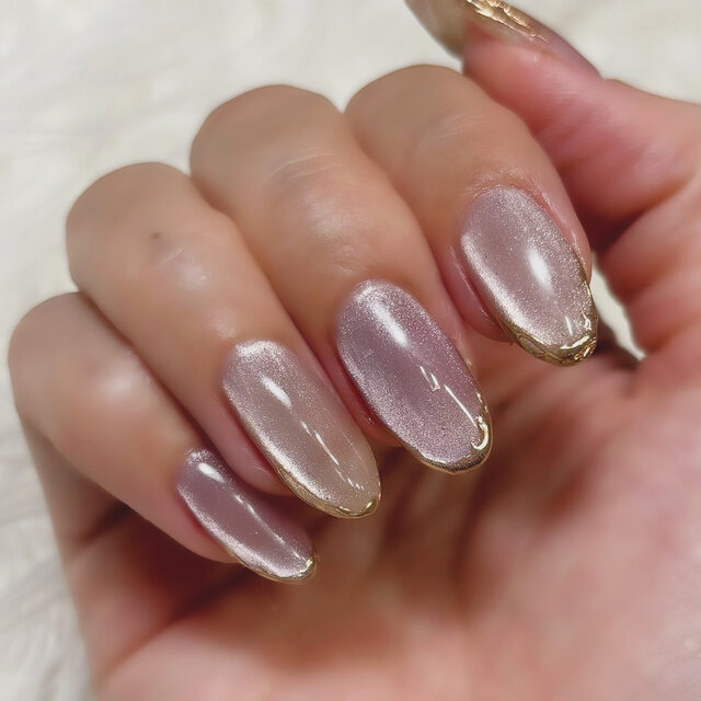 ネイルサロンで大人気！マグネットネイルの魅力を探るColumn特別な一日を 日々のメンテナンスに寄り添います