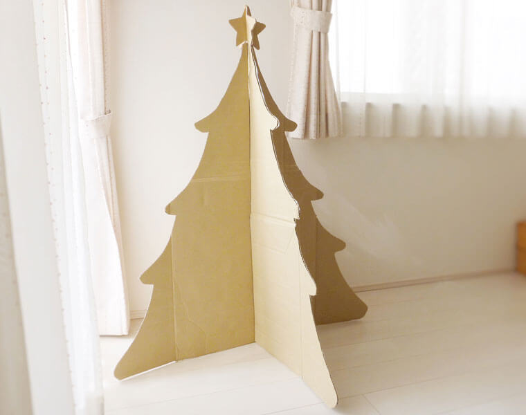 DIYのクールな段ボールのアイデアと自宅で作れる装飾用のクラフト