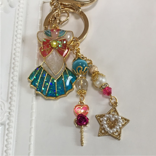 天然石 ハウライトターコイズ 染色 緑 キーリング キーホルダー レザー ビーズ刺繍 ハンドメイド 送料無料