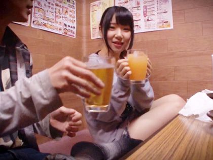 個人撮影》個室居酒屋でセックスするカップル！終わるとお酒を注文ｗｗｗ - オナタイム！