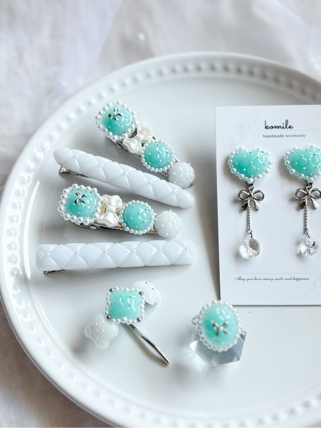 ポニーフック カーブ 2穴 ゴールド – 貴和製作所オンラインストア