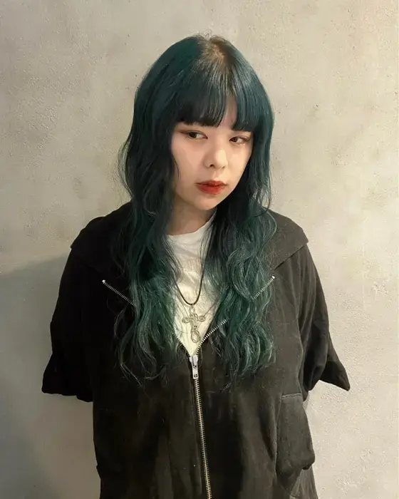 ダークグリーン Dark green カラーサイト.com