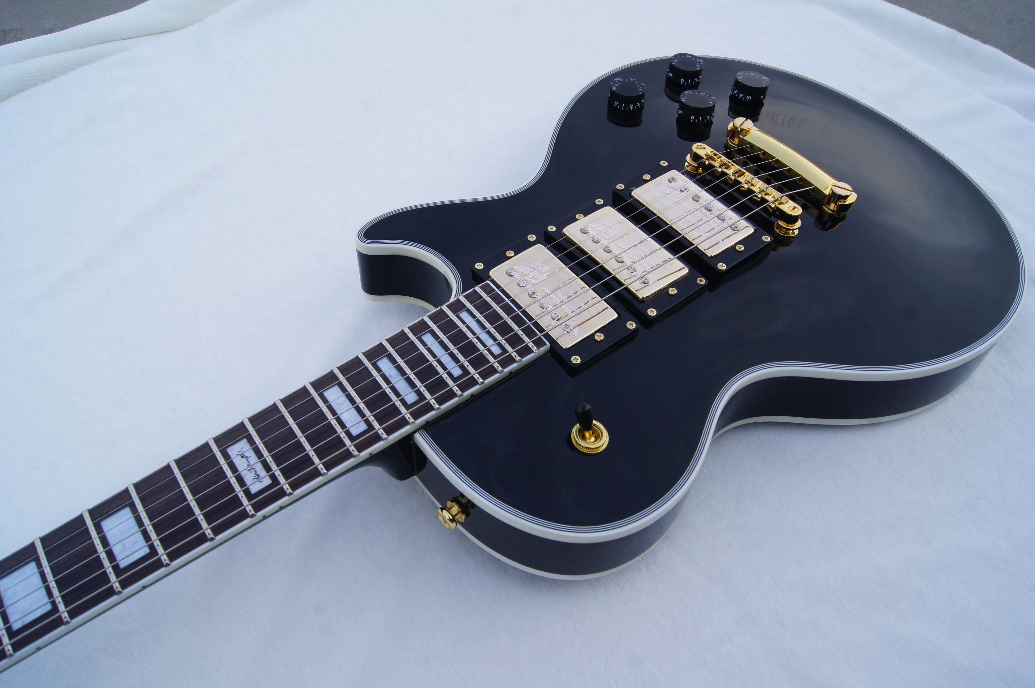 初心者にオススメのかっこいいギターが入荷しました！イシバシ楽器スタッフブログ