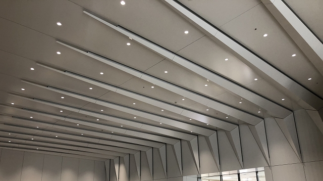 オフィス天井 アルミカットパネル アルミ金物工事株式会社ケーワン