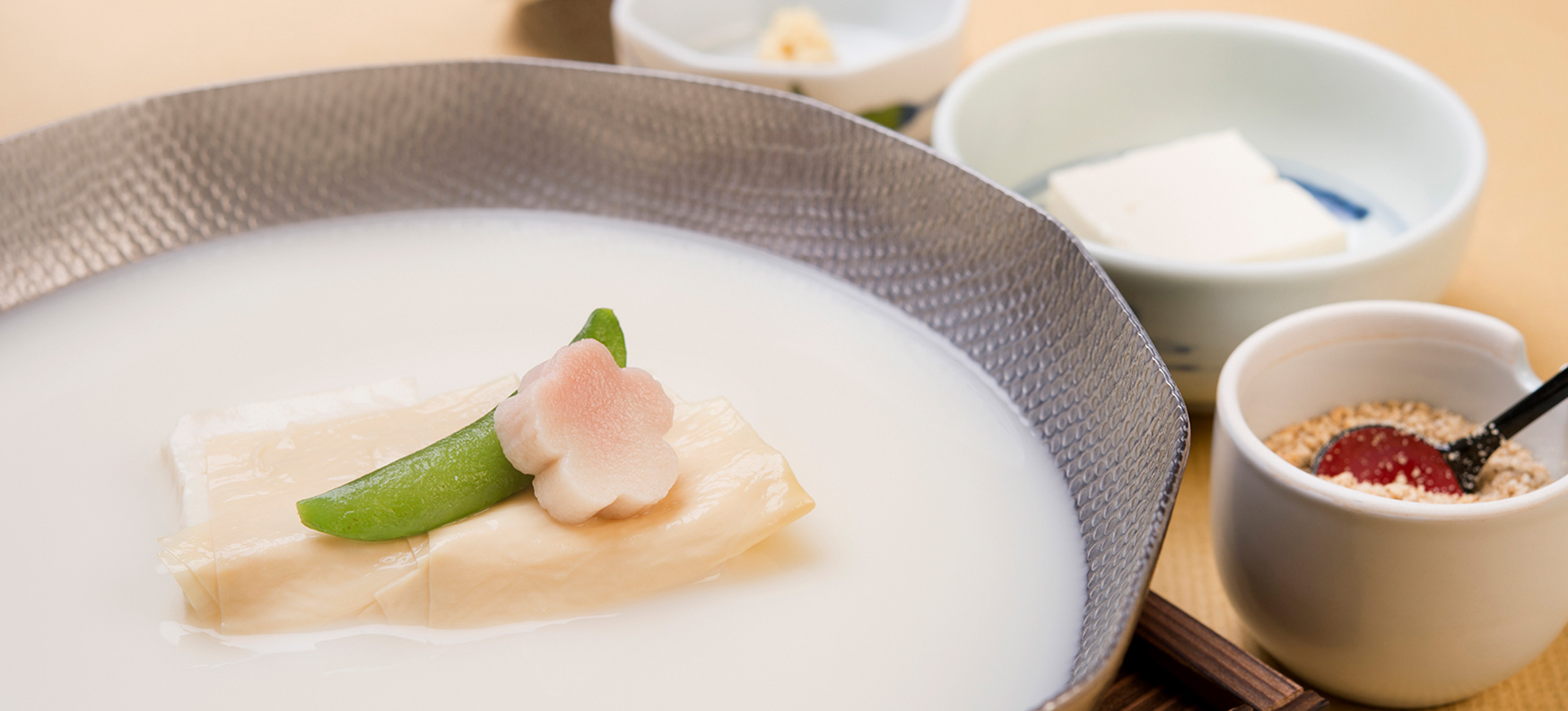 湯葉と豆腐の店 梅の花がプロデュースする「梅の花の定食や うめまめ」ららぽーと門真に４月１７日オープン！ |