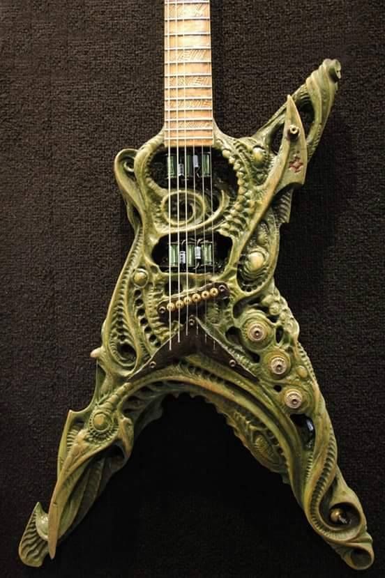 エレキベースのヘッドのロゴでかっこいいやつTOP10！その他メーカーも一覧にしてみました。フカヅメBASS