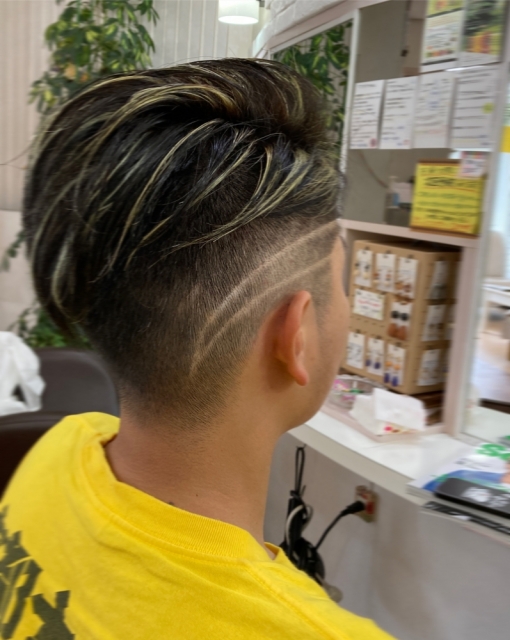 ツーブロック ラインアート：L102319495レミ lemi est のヘアスタイルホットペッパービューティ