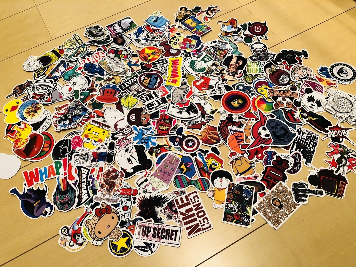 スーツケース センスの良いステッカーの貼り方20選！スーツケースベスト