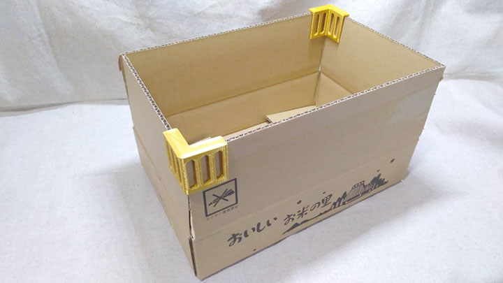 警視庁が教えるダンボール箱「椅子」の作り方 短時間でできる方法がいざというときに役に立ちそうねとらぼ