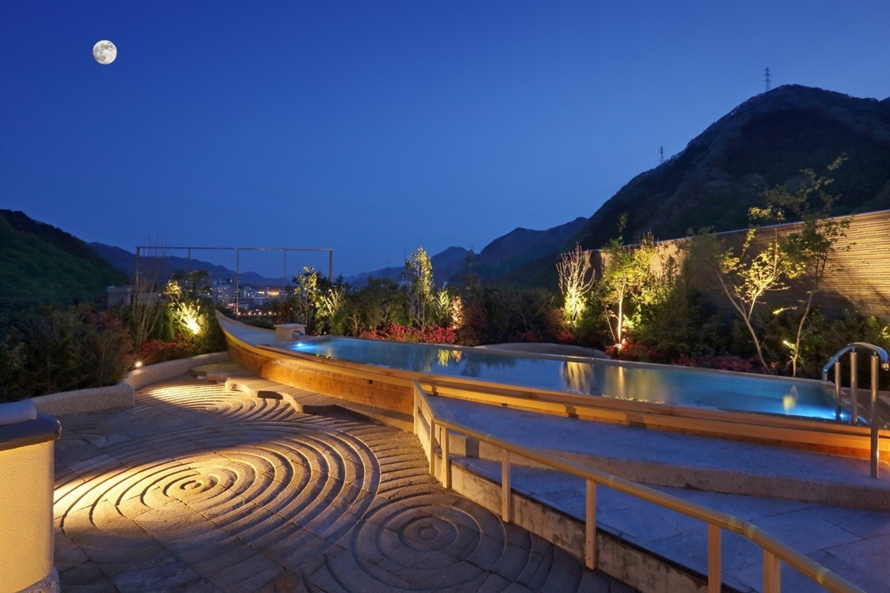 栃木県・日光市 冬の鬼怒川温泉の夜景 Stock Photo |