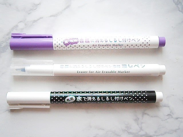 書き心地比較！ 黒POPに書く白いペン、何がおすすめ？ « すごはんたのしごと