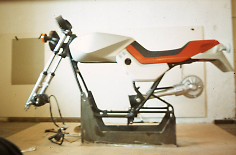 新型「カタナ」の始祖はやっぱりコレ！『GSX1100S KATANA』から始まった伝説は今なお受け継がれる！ スズキのバイク今昔辞典 GSX1100SKATANA 1981年 輸出仕様- スズキのバイク！- 新車情報や最新ニュースをお届けします