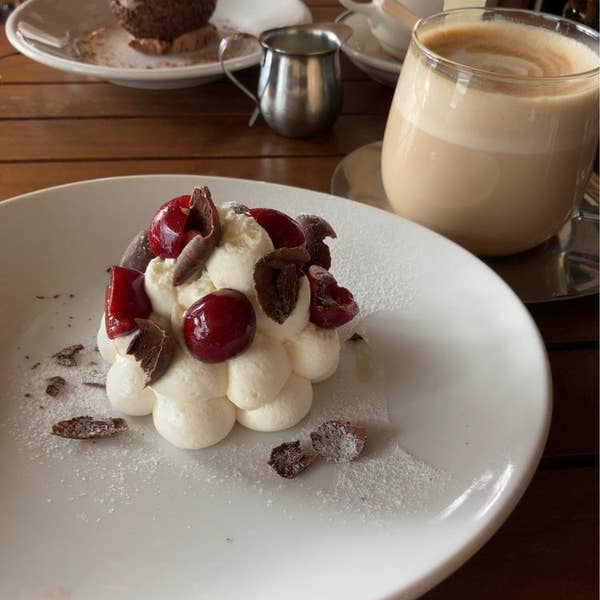 今年OPEN！ バ、バシュラングラッセって！？』by senac253 : THE BELCOMOザベルコモ - 外苑前 ダイニングバー食べログ