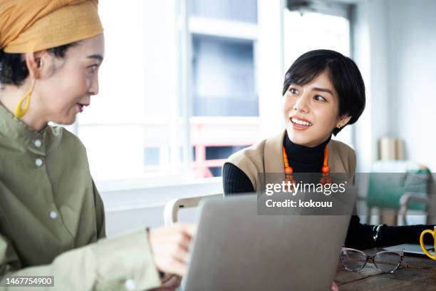 4,753 デザイナー 女性 日本人 Stock Photos, High-Res Pictures, and Images - GettyImages