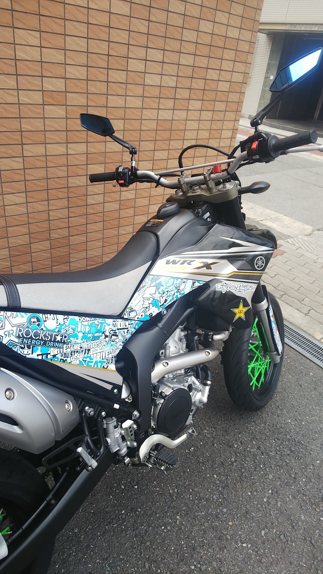 FISH BOMB Sticker 左ステッカー038 General store