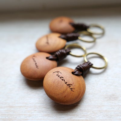 オリジナルオーダーメイドの木製キーホルダ