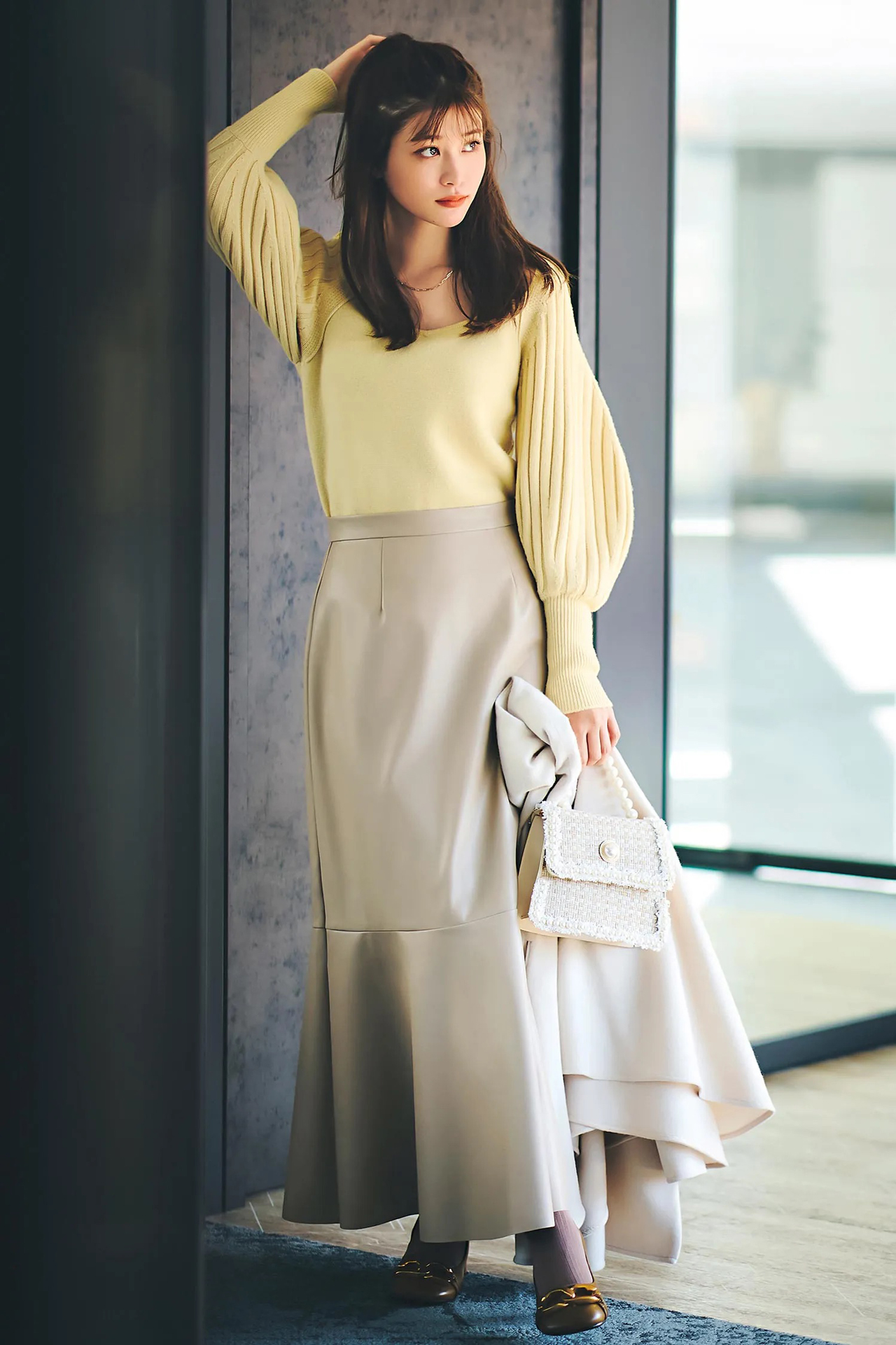 クリーム色の背景の写真 - 無料の高画質写真をダウンロードFreepik