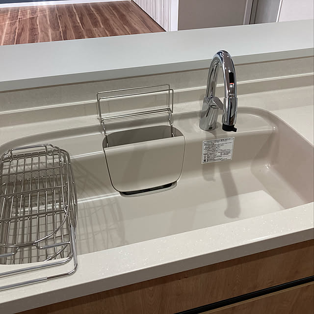 𖤥 𖠿 キッチンは LIXILのアレスタ ライトグレイン 現在 アレスタシリーズは廃盤で ←知らなかったな😅 ”ノクト”というシリーズになってるみたいです。 キッチンは Instagramで見漁って アレスタのライトグレインに決めました。 アレスタに 造作カウンターを ドッキング