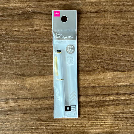 黒地に書く白ペン 100均 vs マッキー。極細ってなかなかないんだね使ってみ隊