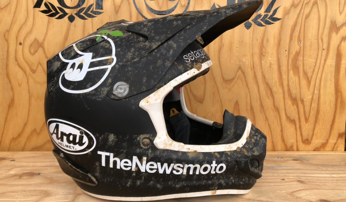 Helmet paint for GP-6S オリジナルヘルメットデザイン。 シューマッハヘルメットをオマージュし、ご自身の名前をデザイン した世界で一番唯一のヘルメットペイント。 ご相談はアウティスタまで。週末はアウティスタ レーシングギアの試せるお店 ヘルメットペイント