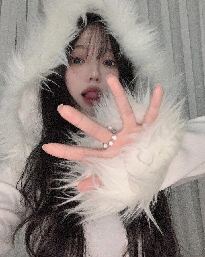 🌟 𝟏𝐝𝐚𝐲 𝟏𝟎𝟗𝟓𝐝𝐚𝐲𝐬🌟 可愛いアイコンまとめ🌷💗 韓国女子のアイコンも撮り方を真似しちゃおう❤️‍🔥⁡ 学生生活3年間のうちの1日。明日も楽しく過ごそう✨ ⁡ 🔥1095のアイテムは全国のアベイルで発売中