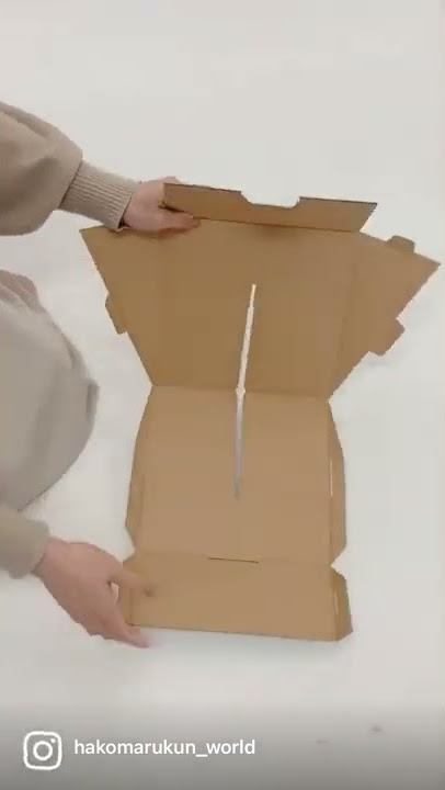 かわいい色鉛筆が印象的な図工展入り口装飾「テーマ看板」図工人