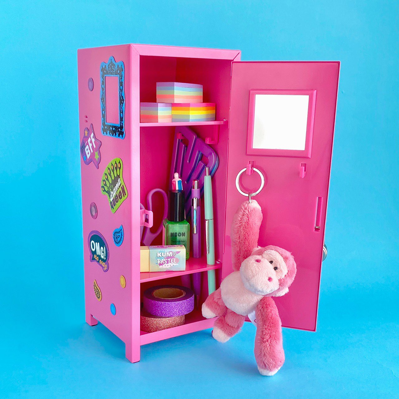 ロッカーの中 デコるTikTok