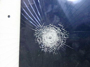 ぶっ壊れフェイクロック画面」をApp Storeで